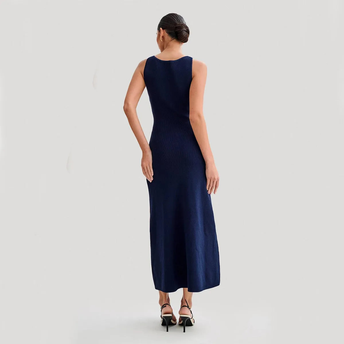Elegant Simple Knitted Sleeveless Dress - Bellarte Enchanté Elegant Simple Knitted Sleeveless Dress